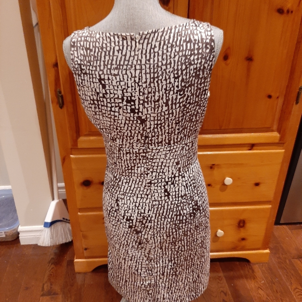 Silky feel Anne Taylor patterned dress - Picture 2 of 4